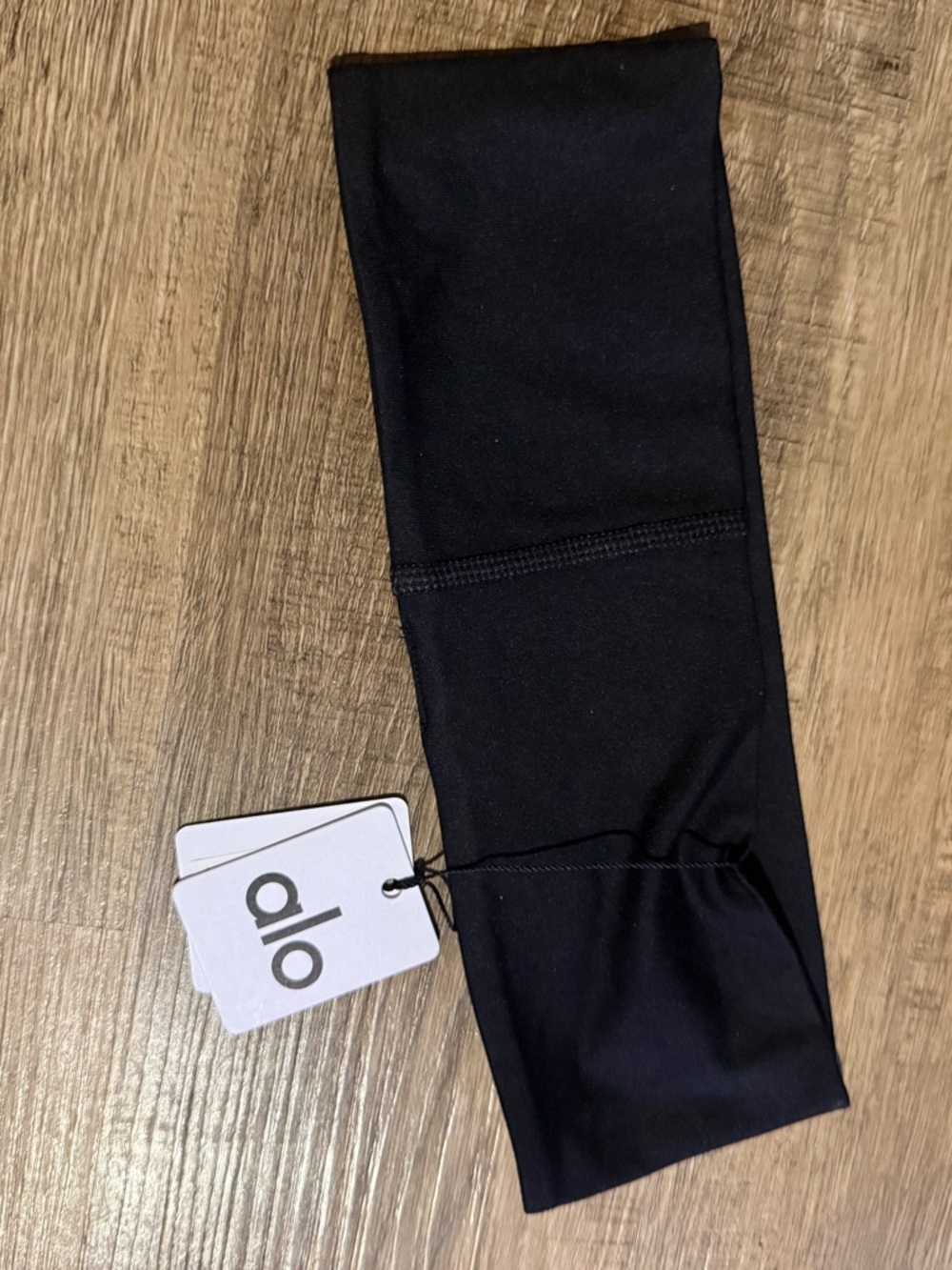 ALO Yoga Black Logo Headband - Picture 3 of 3